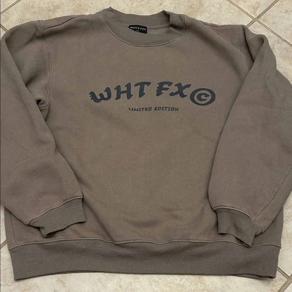 White Fox Sweatpants Set - Picture 2 of 5